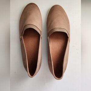 Frye Women's Tan Slip-On Shoes Size 7